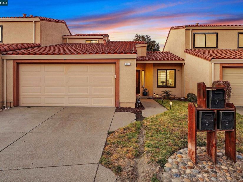 35 Sapphire Ct, Hercules CA 94547
