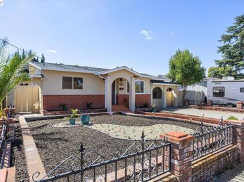 855 Olivina Avenue