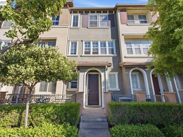 131 Burbank St, Hayward CA 94541
