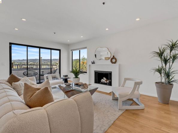 322 Hanover Ave 512, Oakland CA 94606