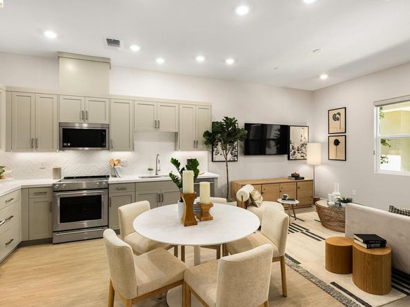 28930 Parkridge Loop 106, Hayward CA 94544