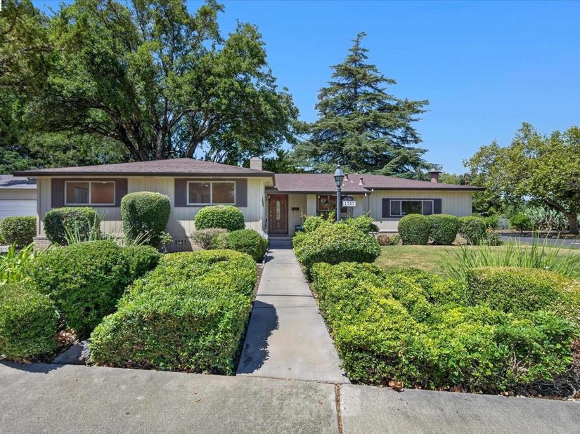 1787 Roxbury Dr, Concord CA 94519