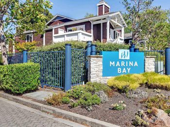 135 Bayside Ct