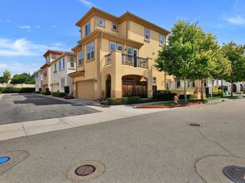 538 Selby Ln