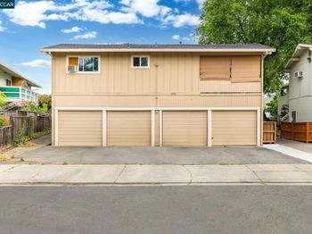 2561 Camara Cir