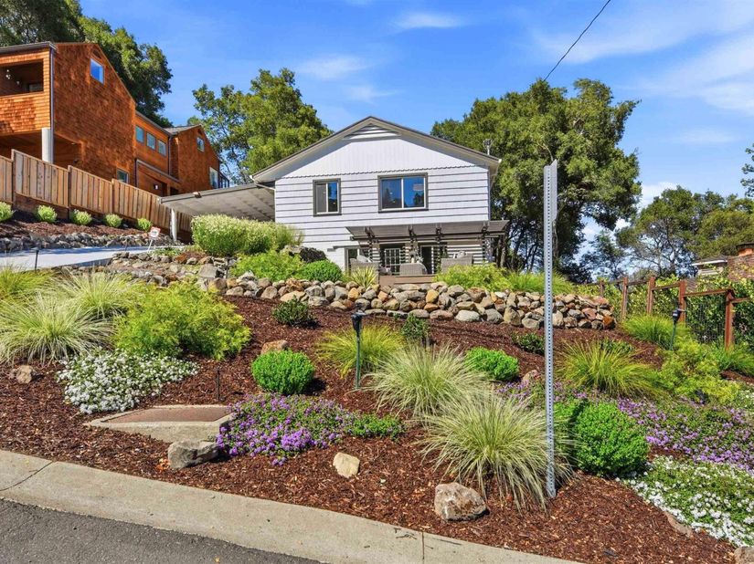 62 Claremont Ave, Orinda CA 94563
