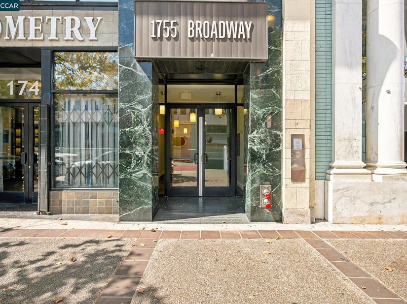 1755 Broadway 23, Oakland CA 94612