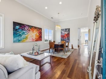 214 Seaview Dr