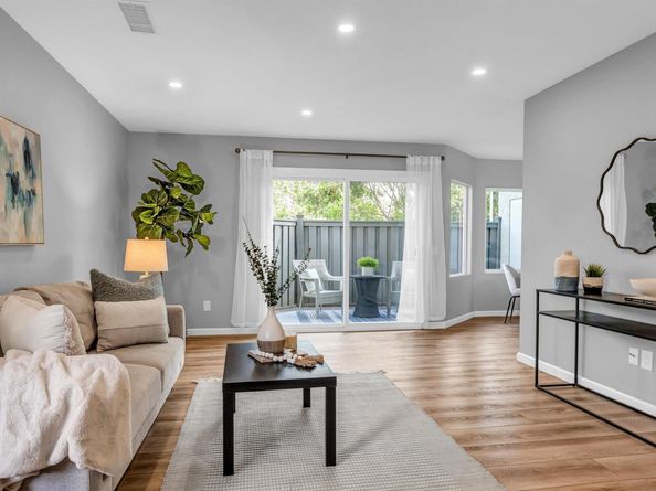 419 Tangelo, Irvine CA 92618