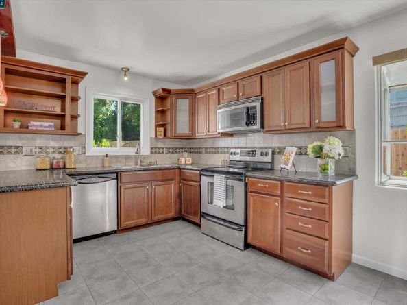 144 Roslyn Dr, Concord CA 94518