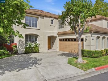 908 Vista Pointe Dr