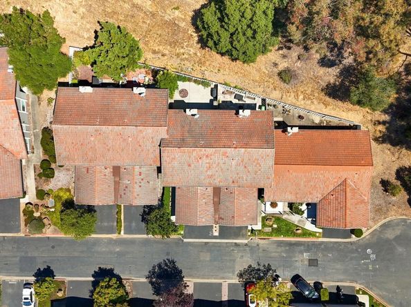 34 Chimney Rock, Oakland CA 94605