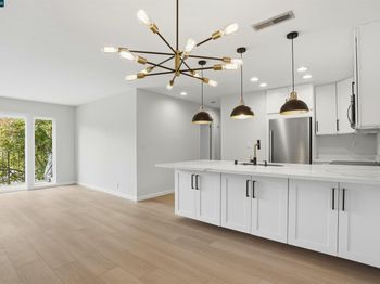 1077 Wesley Ct