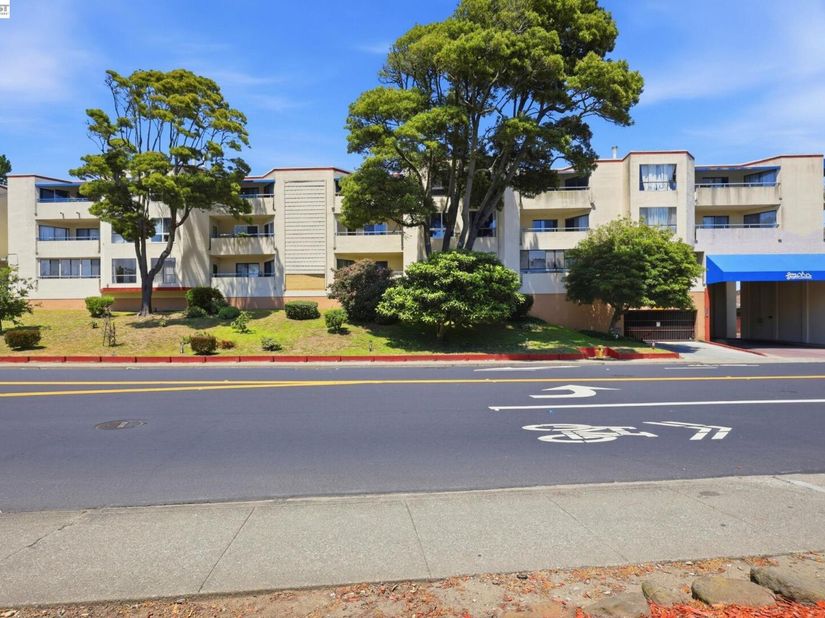1551 Southgate Ave 115, Daly City CA 94015