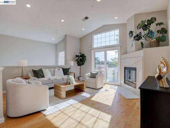 112 Camerota Way, Redwood City CA 94065