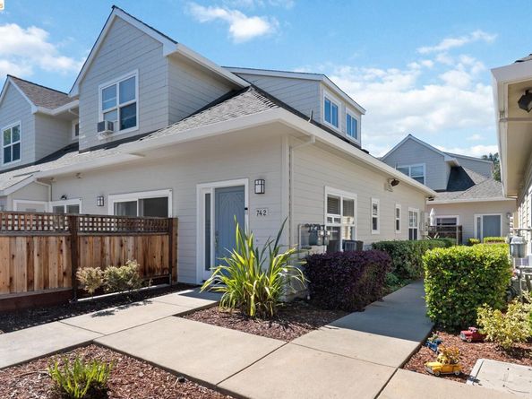 742 Cottage Ct, Mountain View CA 94043
