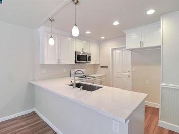 126 Woodview Ct