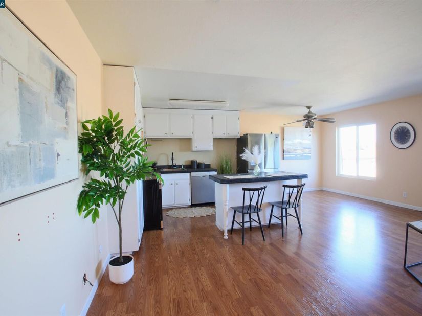 3090 Los Prados 24, San Mateo CA 94403