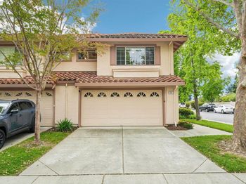 1657 Holly Cir