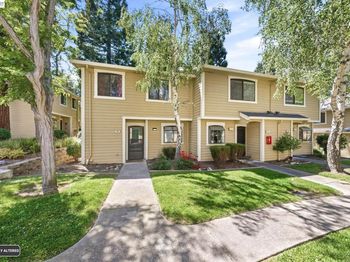 709 Center Ave