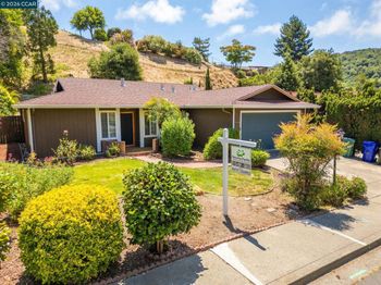 2983 Simas Ave