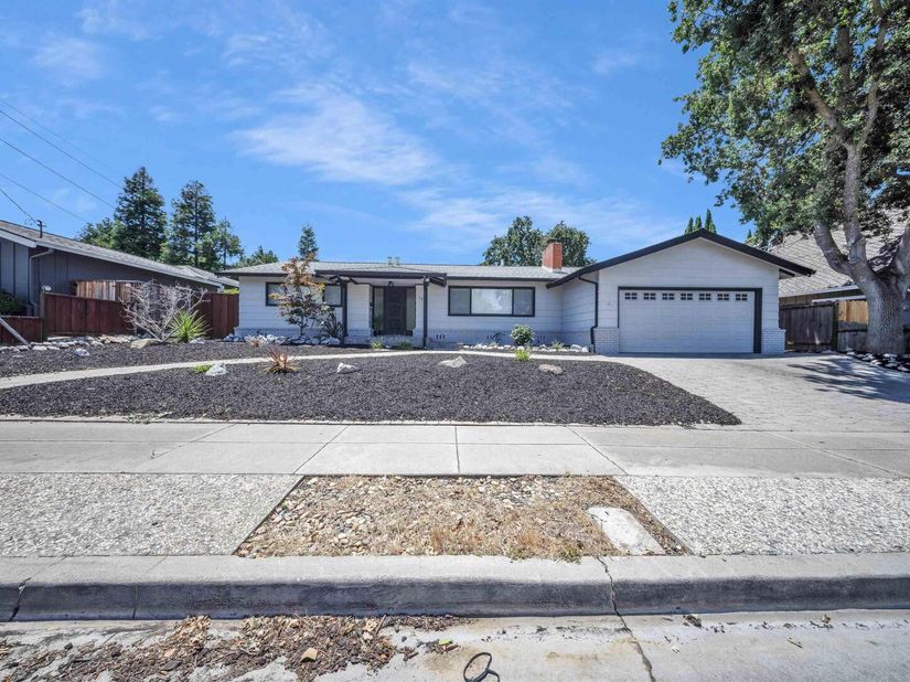 781 E Angela St, Pleasanton CA 94566