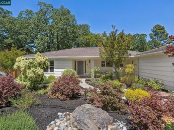 4 Crest Rd