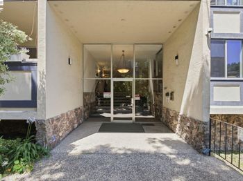 955 Shorepoint Ct