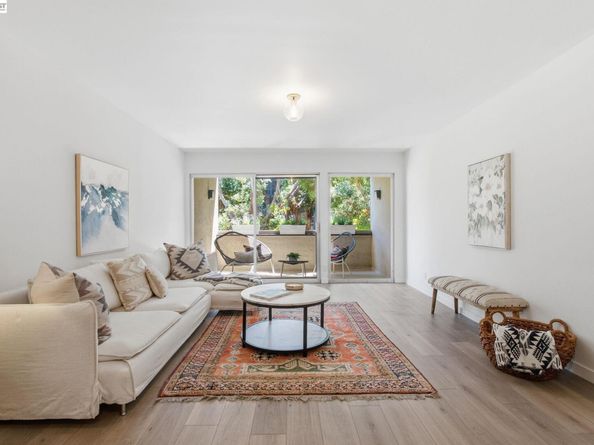 955 Shorepoint Ct 100, Alameda CA 94501