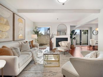 100 W El Camino Real