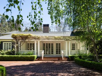 192 Fair Oaks Lane