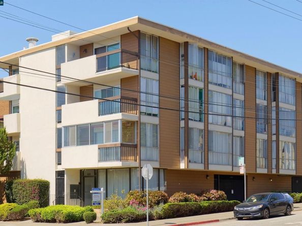 4099 Howe Street 203, Oakland CA 94611