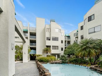 320 Peninsula Avenue