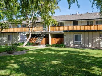 3033 Los Prados Street