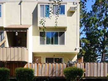 320 Auburn Way