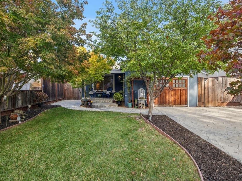 2050 Ralmar Avenue, East Palo Alto CA 94303