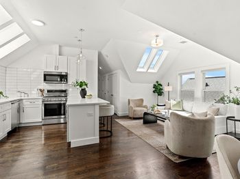 9 Upham Ave