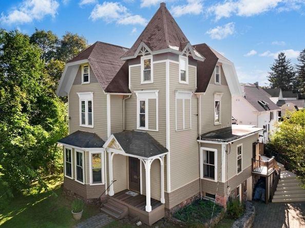 24 Bolton Street, Marlborough MA 01752