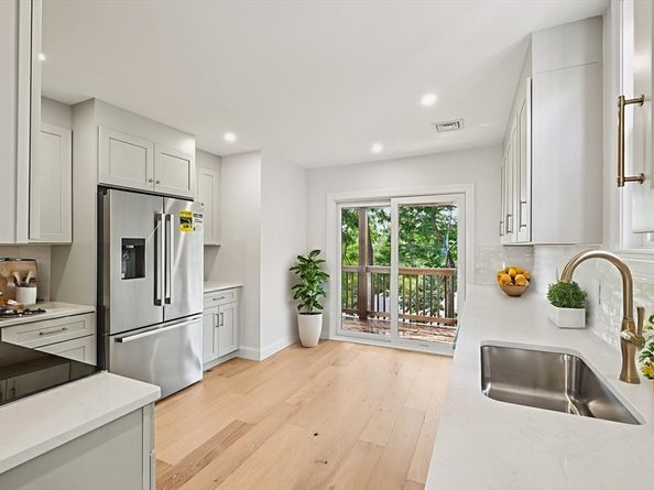 32 Larch 32, Boston MA 02135