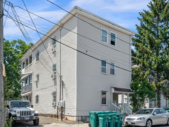 9 S Elm St, Lynn MA 01905