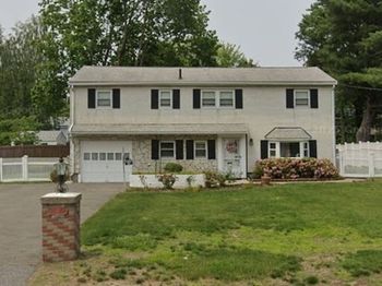 37 Rustcraft Rd