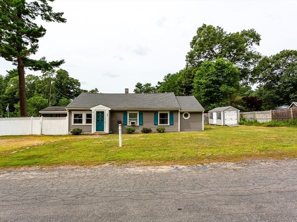 58 Chestnut Rd, Halifax MA 02338