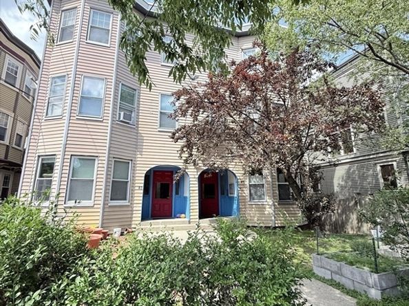 83 Francis St 5, Brookline MA 02446