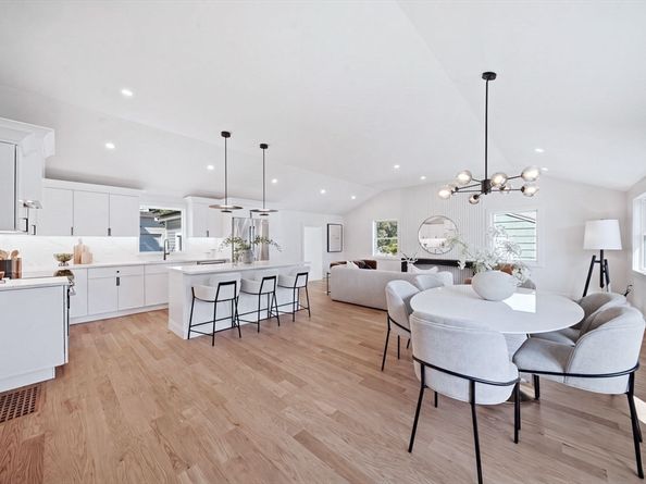 219 Hunting Rd, Needham MA 02494