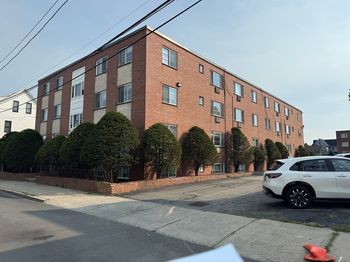 12 Woodland St