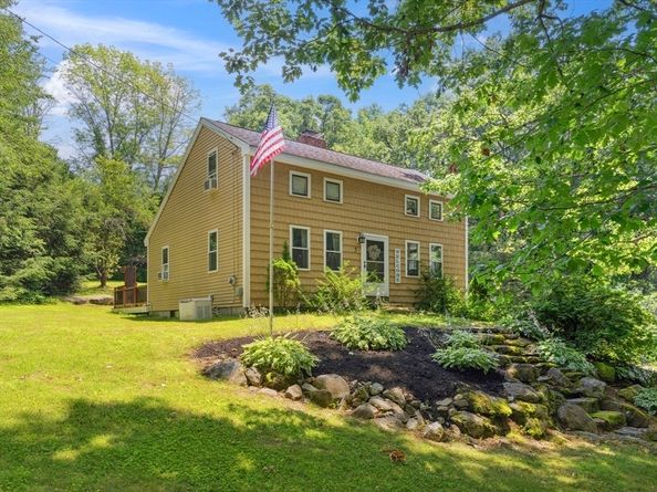 57 Sassawanna Rd, Rutland MA 01543