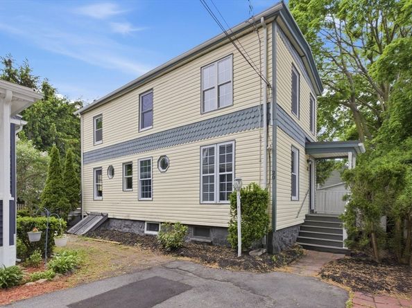 20 Hemenway Ct, Malden MA 02148