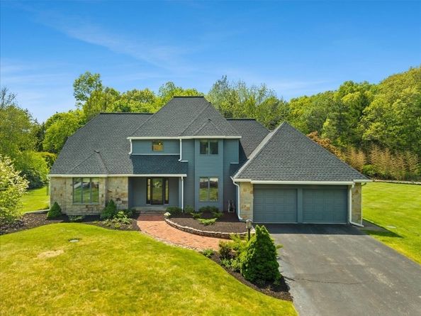 14 Fieldstone Ter, West Bridgewater MA 02379