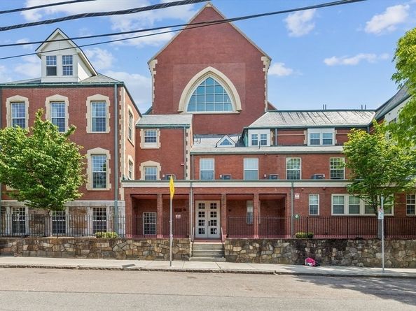 225 Dorchester Street 27, Boston MA 02127