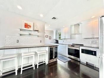 12 Marina Dr